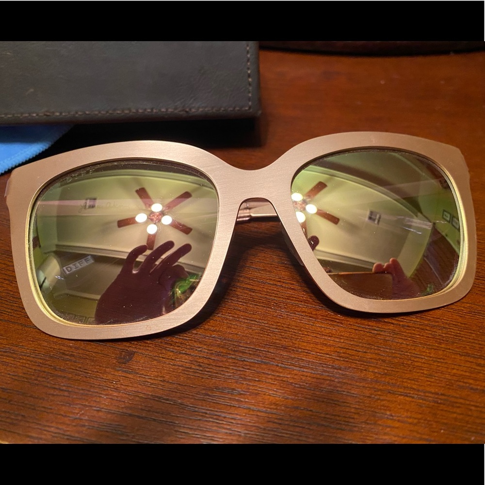 Lauren Akins X Diff sunglasses Rose Gold